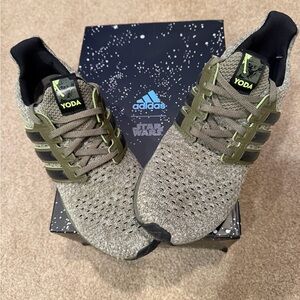 Adidas Ultraboost Star Wars Yoda running shoes / sneakers